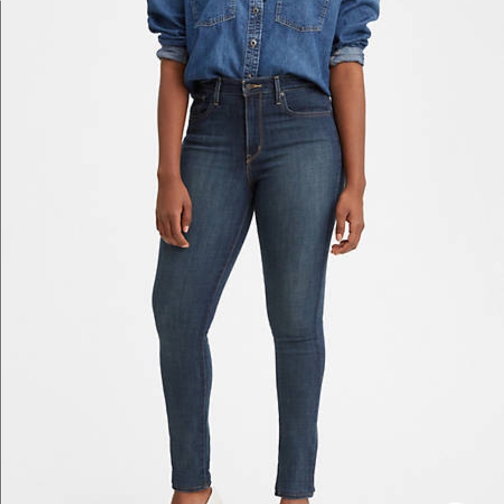 Levi’s 721 high wasted jeans. Size 25.
